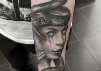 invictus-tattoo-berlin-budapest-laci-kovacs-realistic-scharzweiss-blackandgrey-portait-medusa-animal-snake
