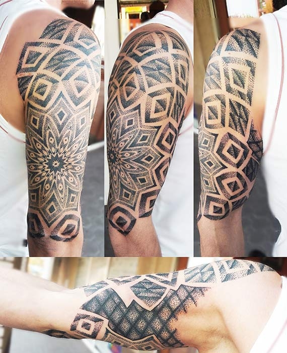 Invictus-Tattoo-Budapest-Berlin-Berta-Mihaly-Peter-Kacsa-tetovalo-tattooist-artist-maori-mandala-dotwork