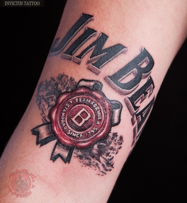 Invictus-Tattoo-Budapest-Berlin-Berta-Mihaly-Peter-Kacsa-tetovalo-tattooist-artist-maori-jim-beam