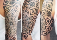 Invictus-Tattoo-Budapest-Berlin-Berta-Mihaly-Peter-Kacsa-tetovalo-tattooist-artist-maori-mandala-dotwork