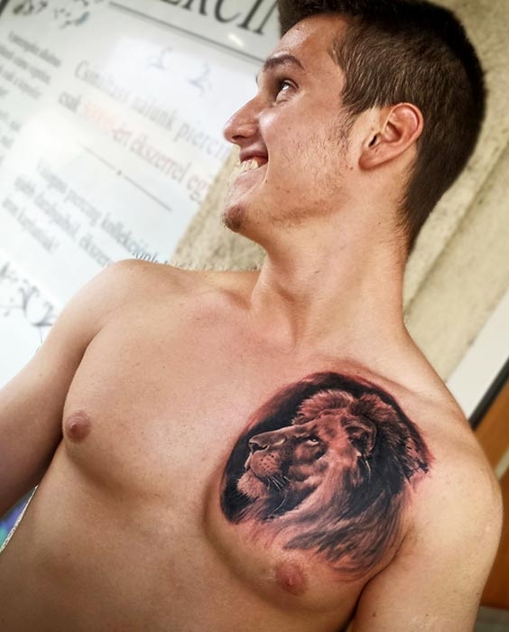 Invictus-Tattoo-Budapest-Berlin-Csaba-Koszegi-tattooist-tetovalo-artist lion oroszlan lowe-realistic-realistisch