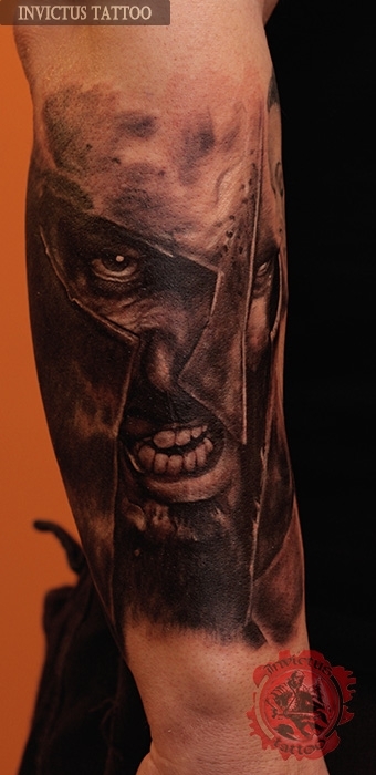 Invictus-Tattoo-Berlin-Budapest-tattoo-artist-taetowierer-Csaba-Koszegi-soldat-warrior-schwarz-realistic-realistisch