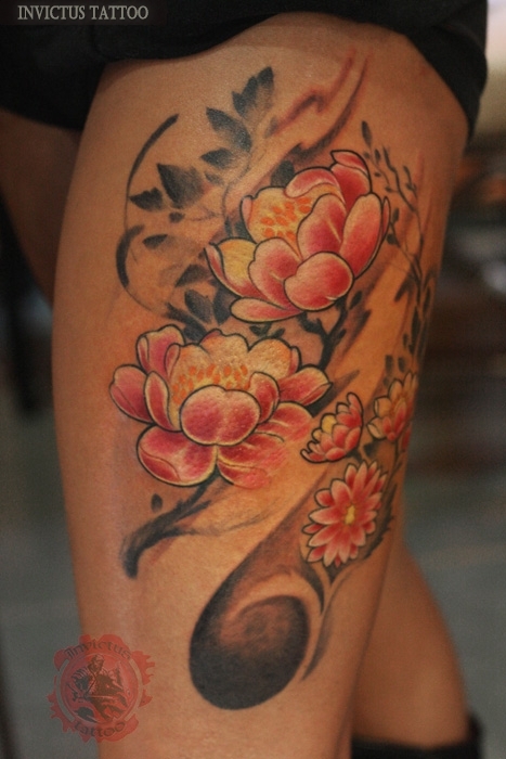 Invictus-Tattoo-Berlin-Budapest-tattoo-artist-taetowierer-Csaba-Koszegi-blume-flower-japan