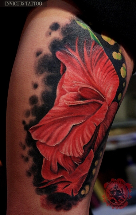 Invictus-Tattoo-Berlin-Budapest-tattoo-artist-taetowierer-Csaba-Koszegi-blume-flower-bunt-farbe-