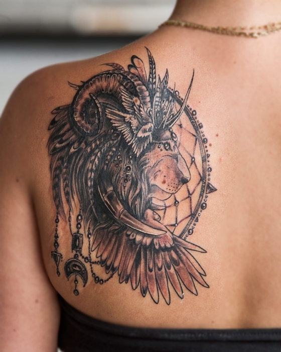 Invictus-Tattoo-Berlin-Budapest-tattoo-artist-taetowierer-Csaba-Koszegi-lion-lowe-inder-indian