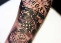 Invictus-Tattoo-Budapest-Berlin-Csaba-Koszegi-tattooist-tetovalo-artist-las-vegas-money--geld-wurfel-dice-black-jack-1