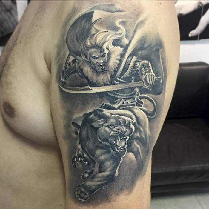 invictus-tattoo-berlin-budapest-laci-kovacs-realistic-scharzweiss-blackandgrey-portait-lion-animal-hero-army