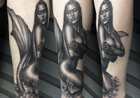 invictus-tattoo-berlin-budapest-laci-kovacs-realistic-scharzweiss-blackandgrey-mermaid-girl