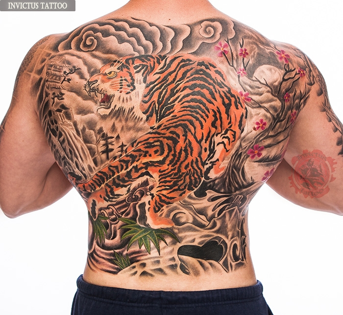 nvictus-Tattoo-Budapest-Berlin-Szilvasi-Gyula-tetovalo-tattooist-artist-Natur-flora-fauna-realistic-realistisch-japan-asiatisch-tiger-tigris