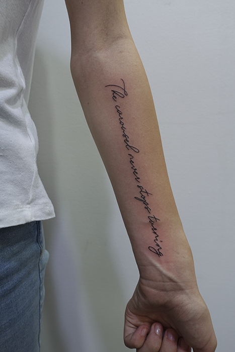 Invictus-Tattoo-Berlin-Tekla-arm-lettering