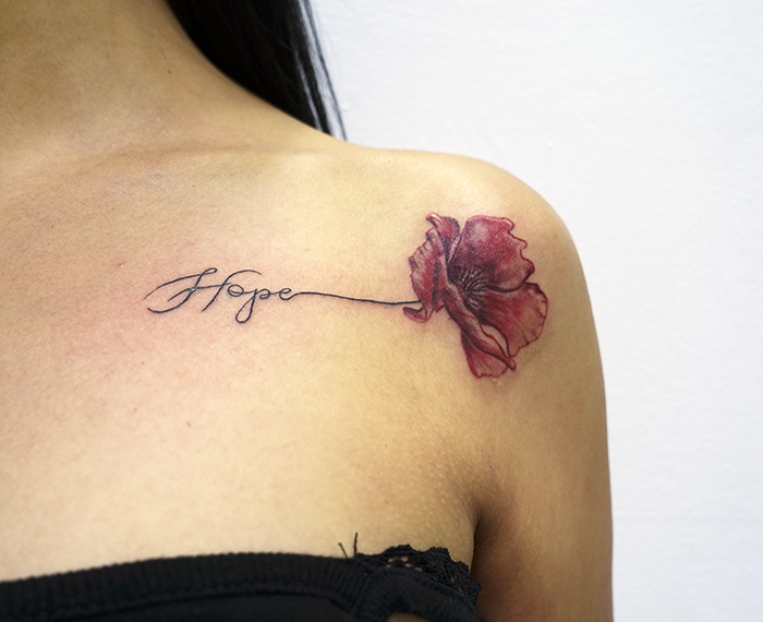Invictus-Tattoo-Berlin-Tekla-flower-poppy