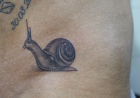 Invictus-Tattoo-Berlin-Tekla-snail